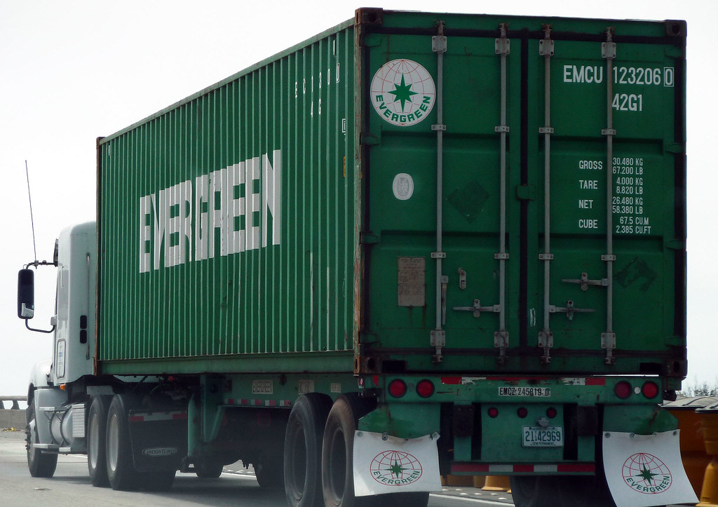 Sewa Truk Jakarta Makassar untuk Bisnis